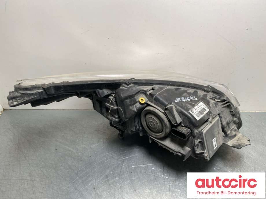 Frontlykt venstre xenon til Ford Kuga 2013-2019 (VALEO|5258475|CV44-13006-AG|)