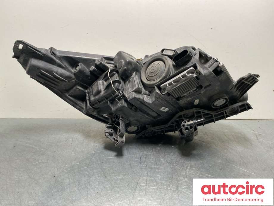 Frontlykt venstre xenon til Ford Kuga 2013-2019 (VALEO|5258475|CV44-13006-AG|)
