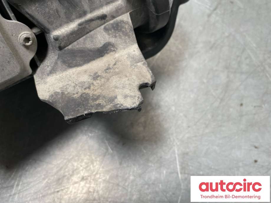 Frontlykt venstre xenon til Ford Kuga 2013-2019 (VALEO|5258475|CV44-13006-AG|)