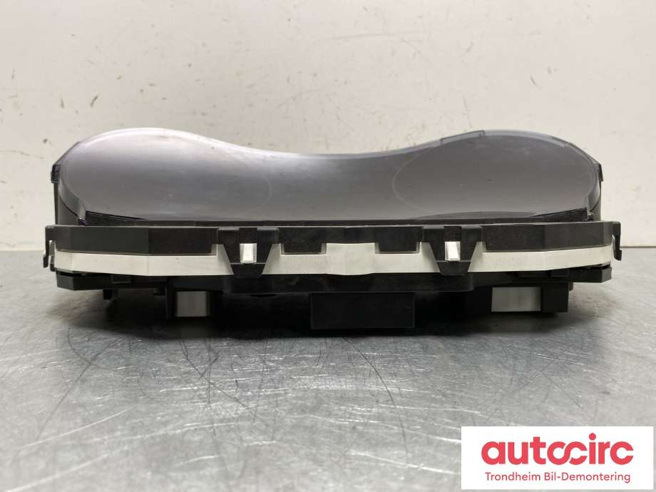 Instrumentpanel til Nissan X-Trail 2014-2022 (T32) (T32) (248104CC4A|248104CC8A|)