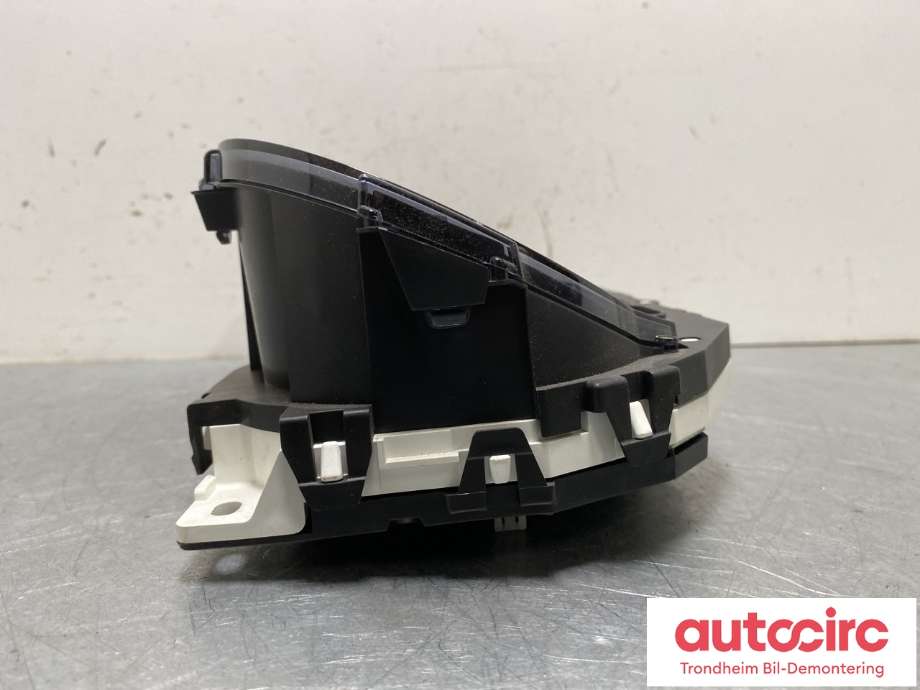 Instrumentpanel til Nissan X-Trail 2014-2022 (T32) (T32) (248104CC4A|248104CC8A|)