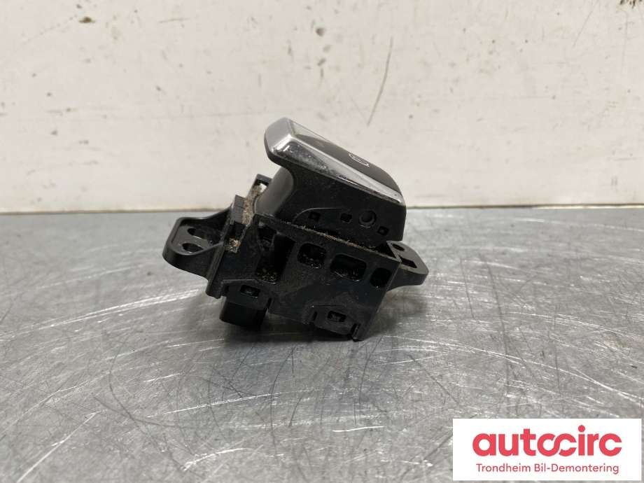 Bryter elektrisk håndbrekk/parkbrems til Nissan X-Trail 2014-2022 (T32) (T32) (251754BA0A|251754BA0B|)