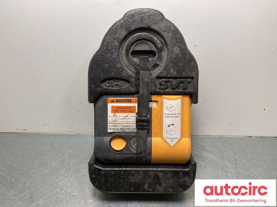Bagasjerom diverse til Ford Mustang 2005-2014 (7R3Z-19L523-A|)