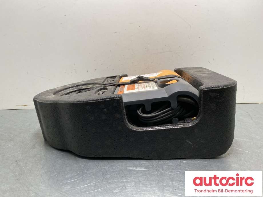 Bagasjerom diverse til Ford Mustang 2005-2014 (7R3Z-19L523-A|)