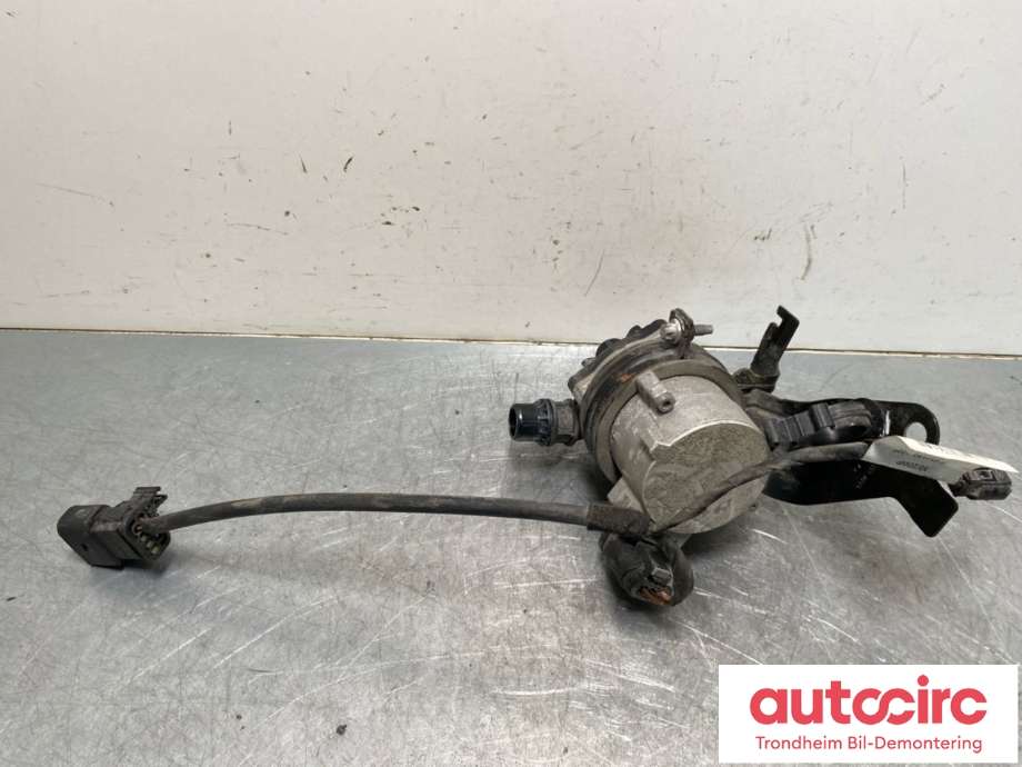 Sirkulasjonspumpe til Mercedes EQC 2019-->>  (A 000 500 38 00|A 000 500 32 86|)