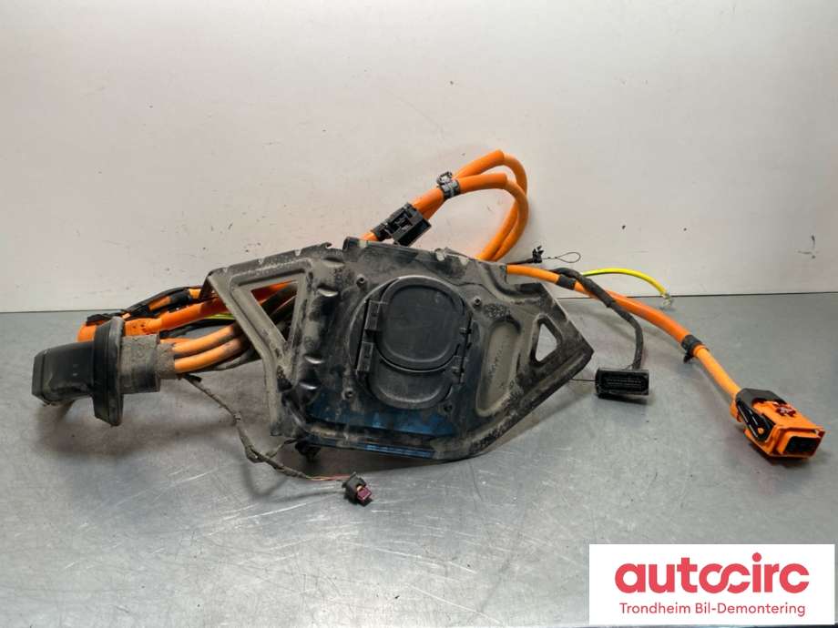Batterilader inntak/luke til Mercedes EQC 2019-->> (A2935406904|)