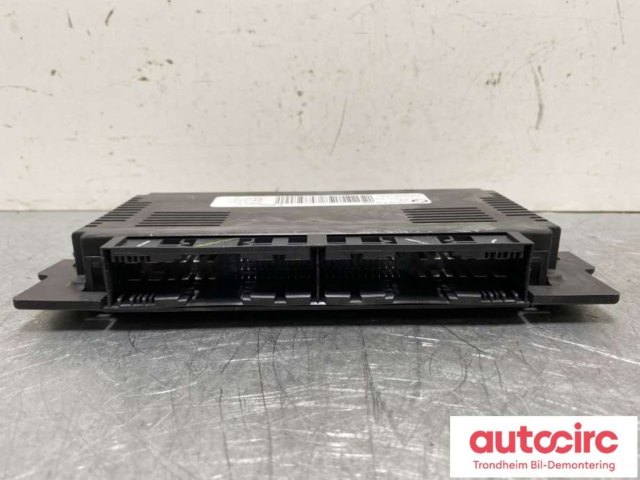 Styreenhet (FRM - Footwell Module) til BMW X5 2007-2013 (E70) (E70) (61 35 6 827 063|)