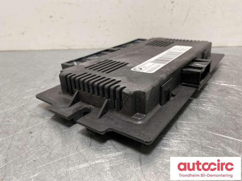 Styreenhet (FRM - Footwell Module) til BMW X5 2007-2013 (E70) (E70) (61 35 6 827 063|)