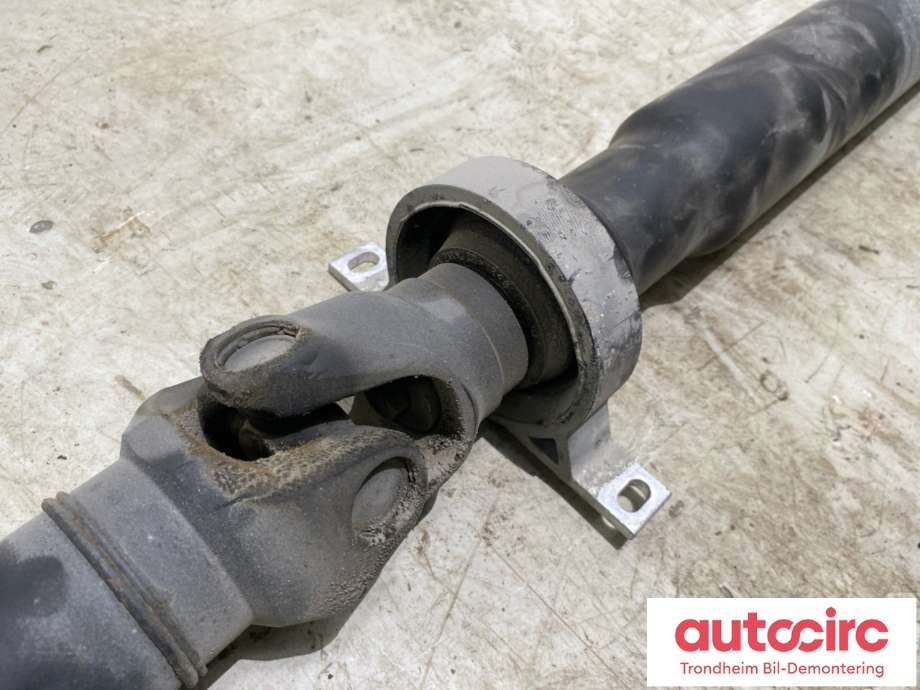 Mellomaksel til BMW 5-Serie 2003-2010 (E60/E61) (E60/E61) (26 10 7 573 496|)