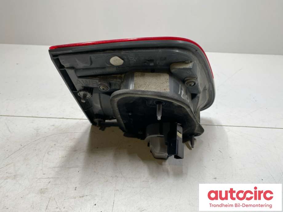 Baklykt høyre indre til Toyota Avensis 2009-2015 (Type III, Fase 1)  (8158005140|)