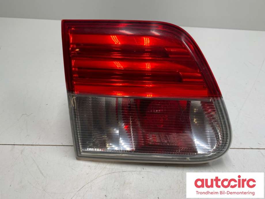 Baklykt venstre indre til Toyota Avensis 2009-2015 (Type III, Fase 1)  (8159005140|)