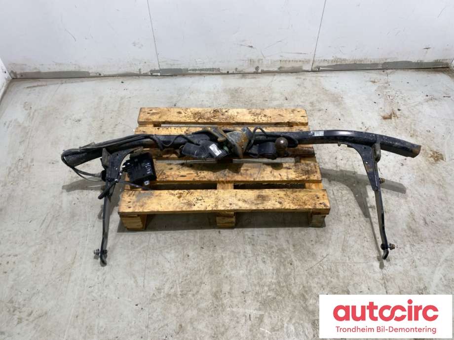 Hengerfeste til VW Tiguan 2016-2020 (Type II, Fase 1)  (5NA 803 881 E|5NA 803 881 P|)