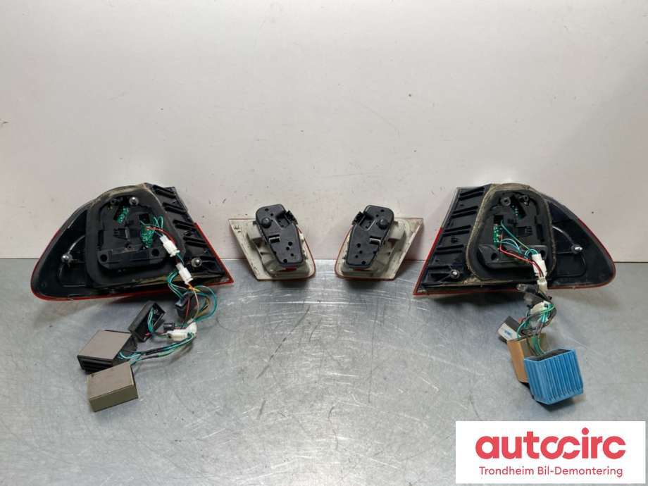 Baklykt sett til BMW 3-Serie 1998-2005 (E46) (E46) (63 21 8 364 725|63 21 8 364 726|)