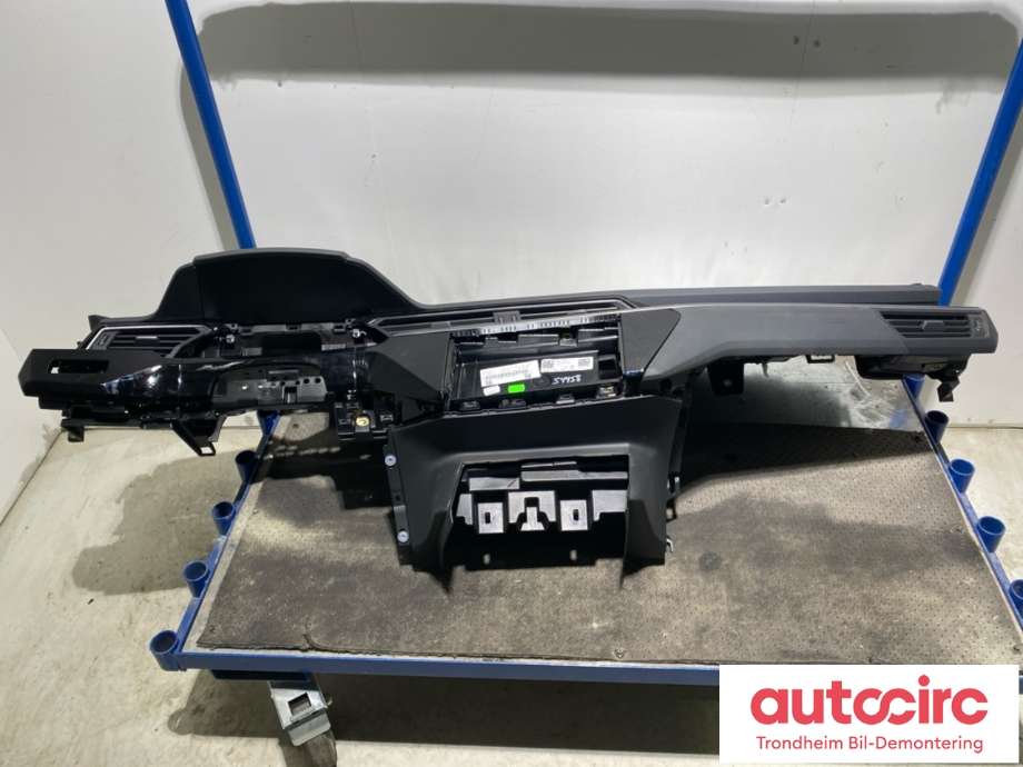 Dashbord til Audi e-tron 2018-->> (4KL 857 001 E|)