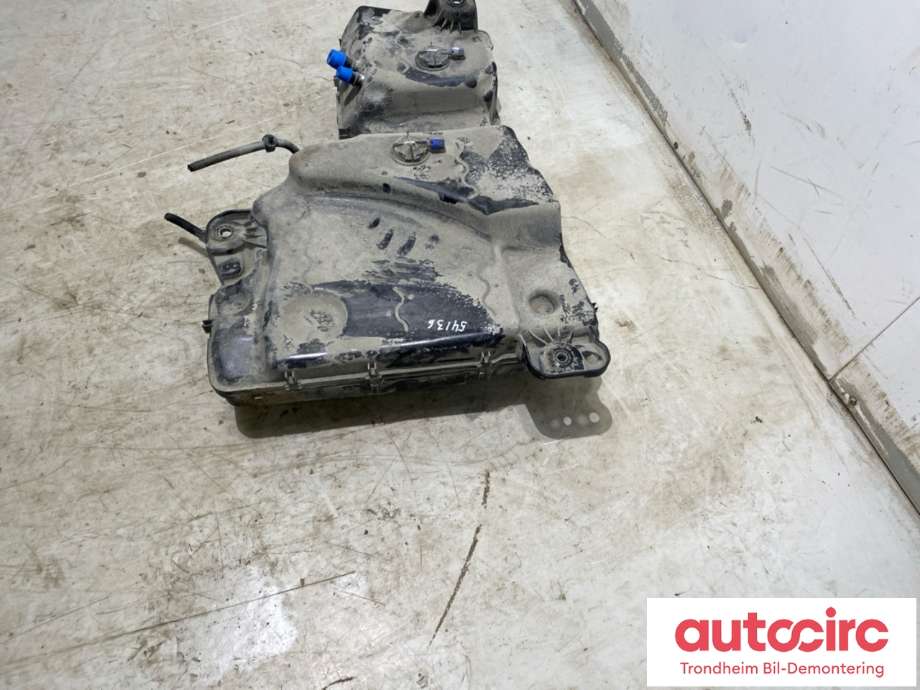 AdBlue tank til VW Tiguan 2016-2020 (Type II, Fase 1)  (5QF 131 877 H|5QF 131 877 M|)