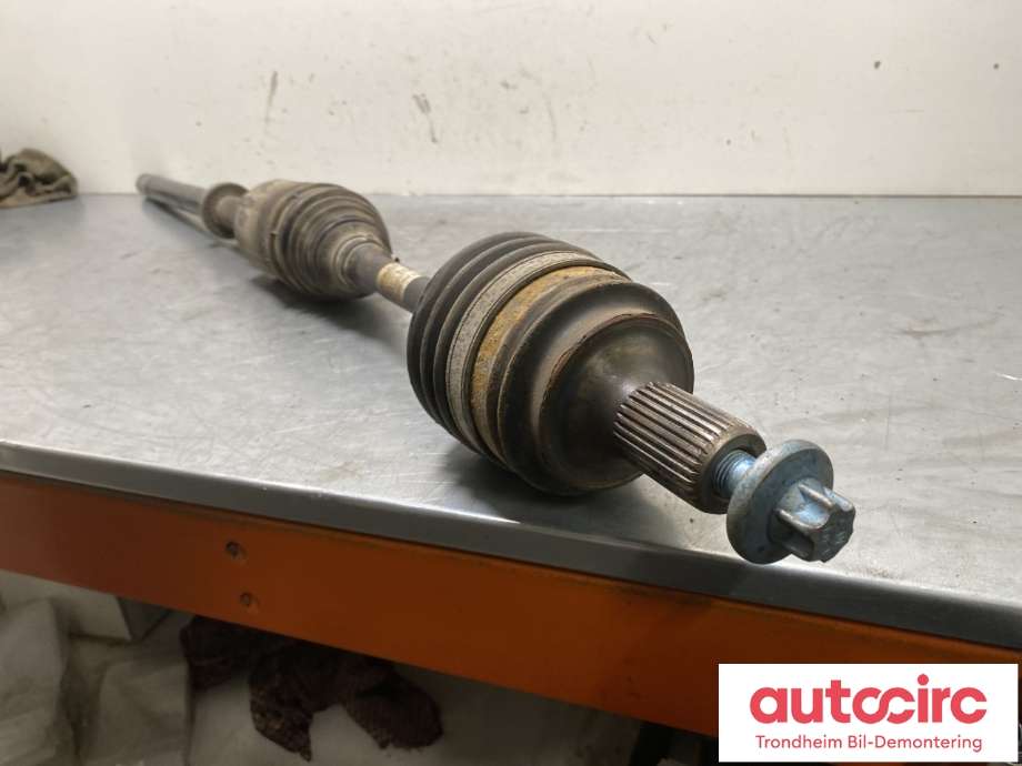 Drivaksel venstre foran, diesel/automat til Mercedes E-Klasse 2013-2016 (Fase 2) (W212) (W212) (A 212 330 57 01|)