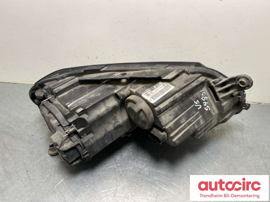Frontlykt venstre xenon til VW Passat 2011-2015 (B7) (B7) (3AB 941 753|)