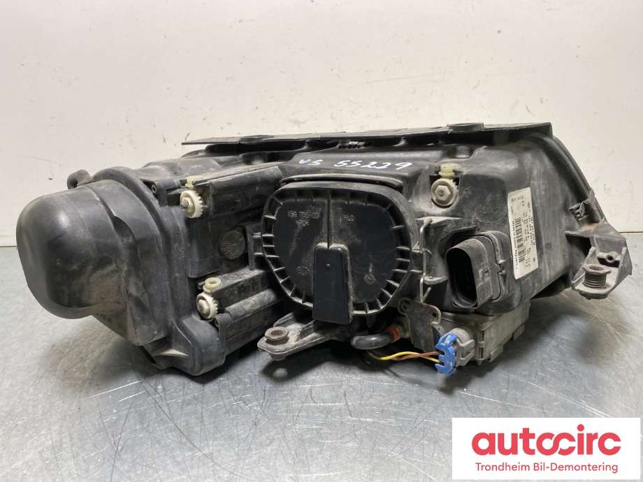 Frontlykt venstre halogen til VW Passat 2001-2005 (B5,3BG) (B5,3BG) (3B7 941 017 M|)