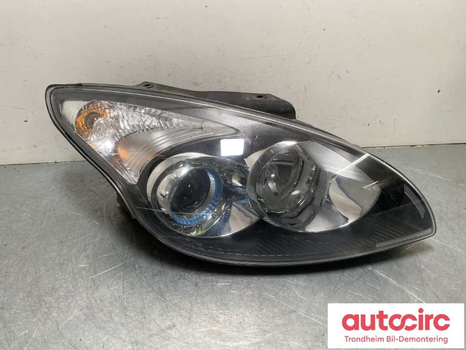Frontlykt høyre halogen til Hyundai i30, 2007-2012 (Type I)  (92102-2R000)