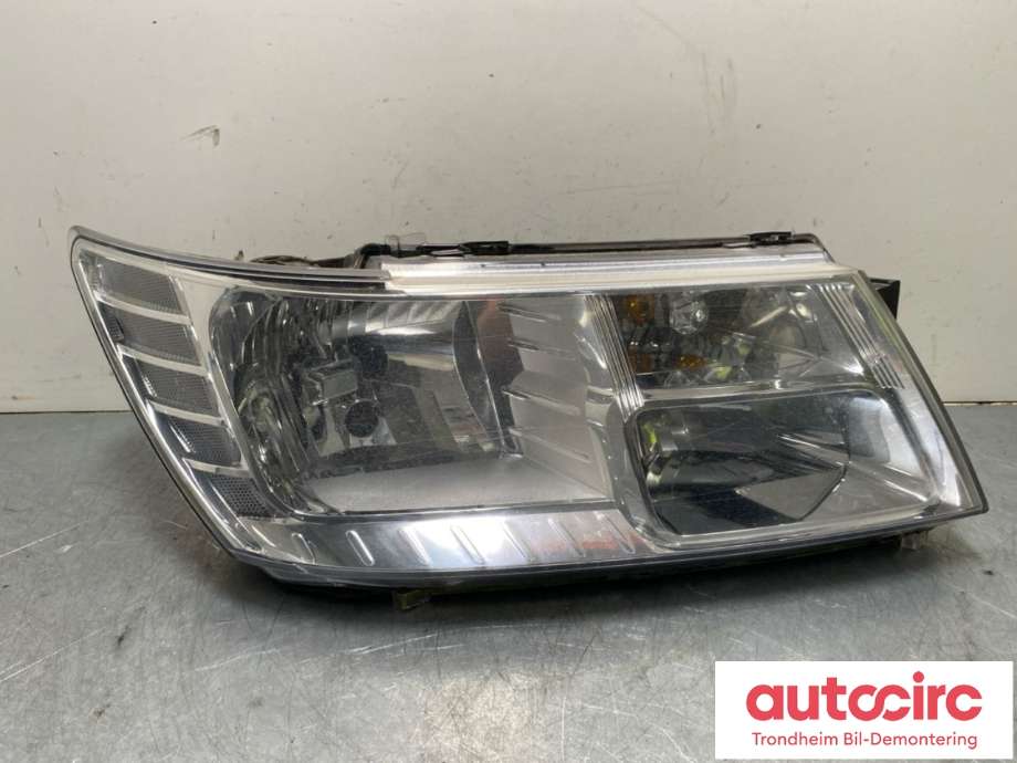 Frontlykt høyre halogen til Dodge Journey, 2008-2010  (5067788AC)