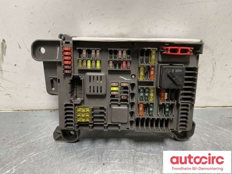 Sikringsboks til BMW X5 2007-2013 (E70) (E70) (61 14 6 931 687|6 931 687|)