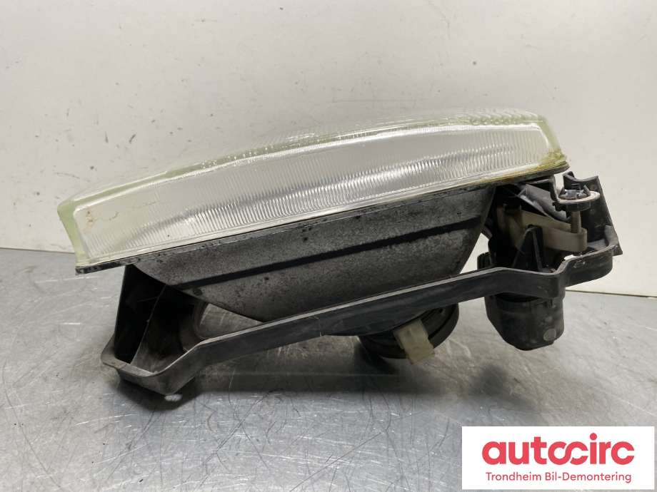 Frontlykt venstre halogen til VW Transporter / Caravelle 1990-2003 (T4) (T4) (HELLA|701 941 017|)
