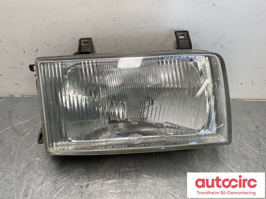 Frontlykt høyre halogen til VW Transporter / Caravelle, 1990-2003 (T4) (T4) (HELLA|701 941 018)
