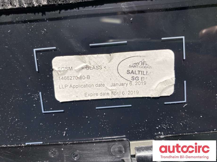 Frontrute til Tesla Model 3 2018-2023 (Fase 1)  (1466270-50-B|1133708-70-C|1133708-77-C)