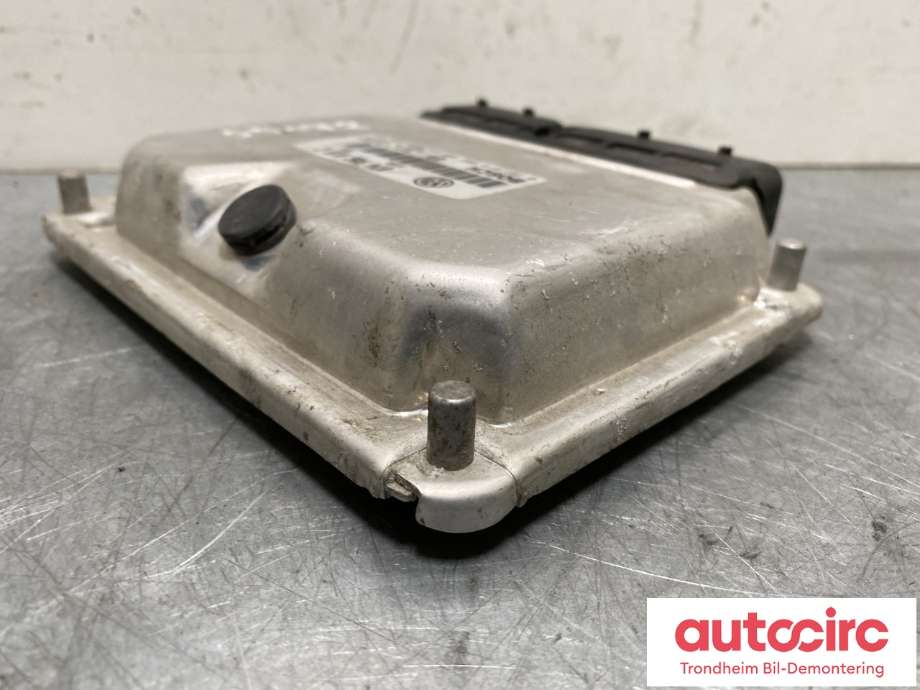 Styreenhet motor til VW Transporter / Caravelle 1990-2003 (T4) (T4) (VW/BOSCH|074 906 018 AH|)