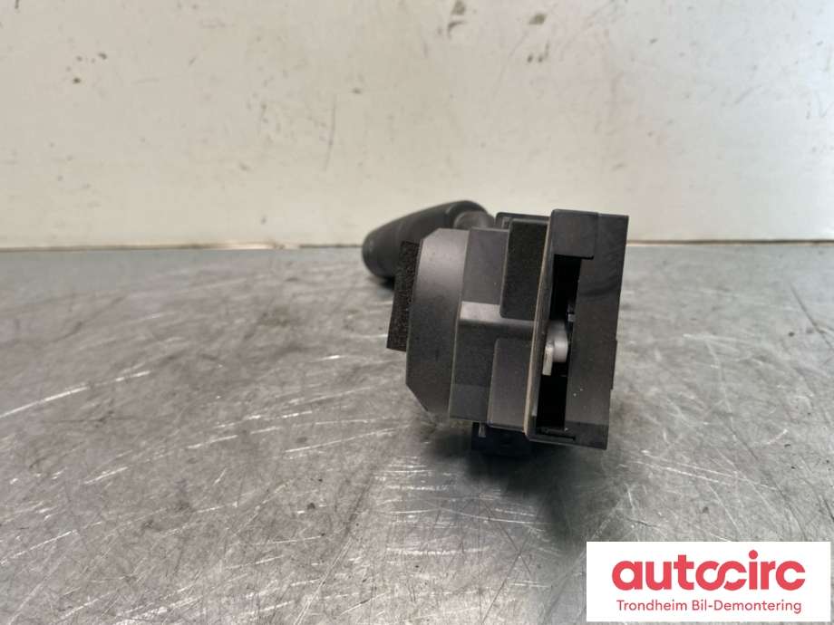 Bryter blink til Land Rover Discovery 2005-2009 (Type III)  (XPC500100PVJ|5H2213B302AA8PVJ|XPC500160| 8H2213335AB)
