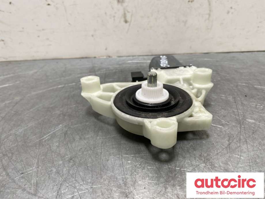 Ruteheis, kun motor, venstre foran til Mercedes EQB 2022-->>  (A 000 906 29 10|A 000 906 96 14|)
