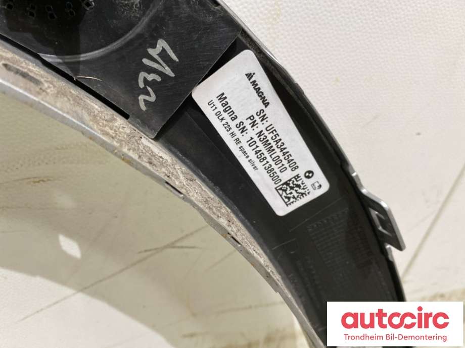 Hjulbuelist høyre bak til BMW iX1 2023-->> (U11) (U11) (51 17 5 A4F FF2|)
