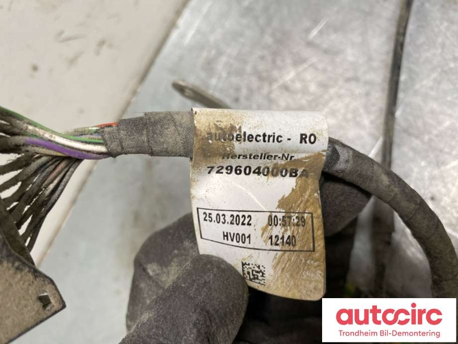 Batterilader inntak/luke til Mercedes EQB 2022-->>  (A2435407213|)