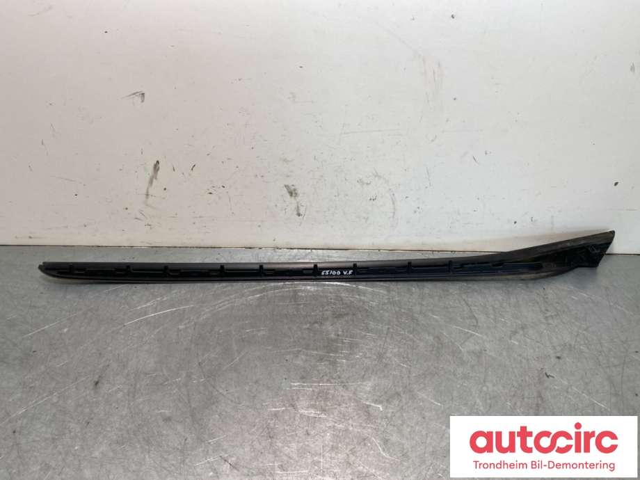 Lister til BMW iX1 2023-->> (U11) (U11) (VF|51 31 9 478 897|)