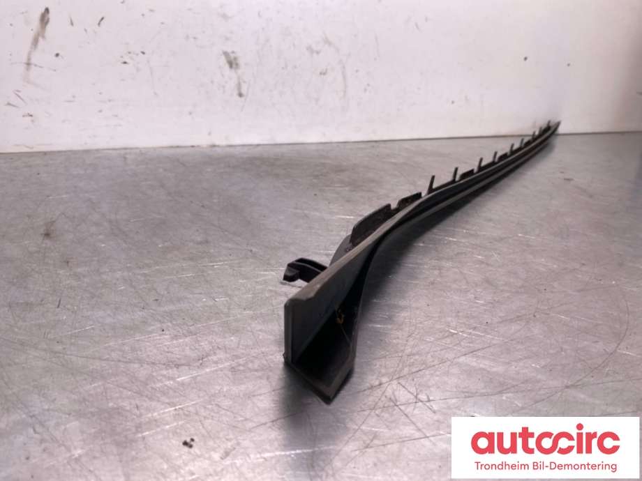 Lister til BMW iX1 2023-->> (U11) (U11) (VF|51 31 9 478 897|)