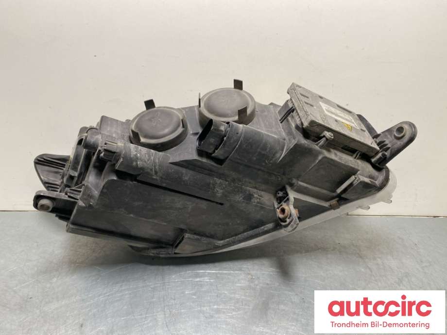 Frontlykt venstre xenon til VW CC 2008-2012 (PASSAT CC) (PASSAT CC) (3C8941753C|)