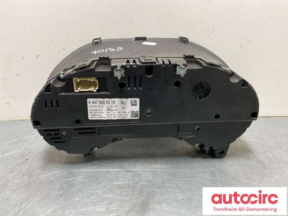 Instrumentpanel til Mercedes Vito 2014-->> (W447) (W447) (A4479000018|A 447 900 52 23|)