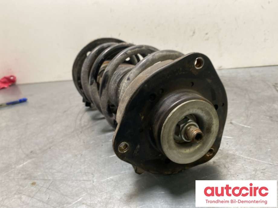 Fjærbein venstre foran til Audi A3 2003-2008 (Type II, Fase 1) (1K0 413 031 AT|1K0 413 031 EA|)
