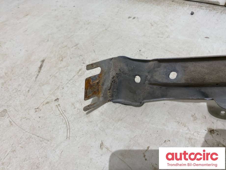 Skjerm høyre foran til Jeep Commander 2006-2009  (55369 220AA|)