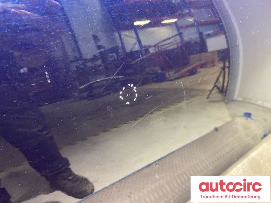 Dør høyre foran til Mercedes Vito 2014-->> (W447) (W447) (A 447 720 01 05|A 447 720 67 00|)
