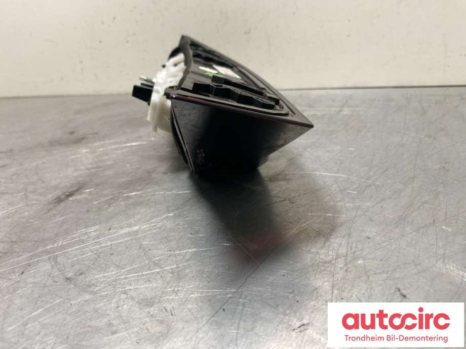 Baklykt høyre indre til BMW iX1 2023-->> (U11) (U11) (63 21 9 465 356|H8946535609|)