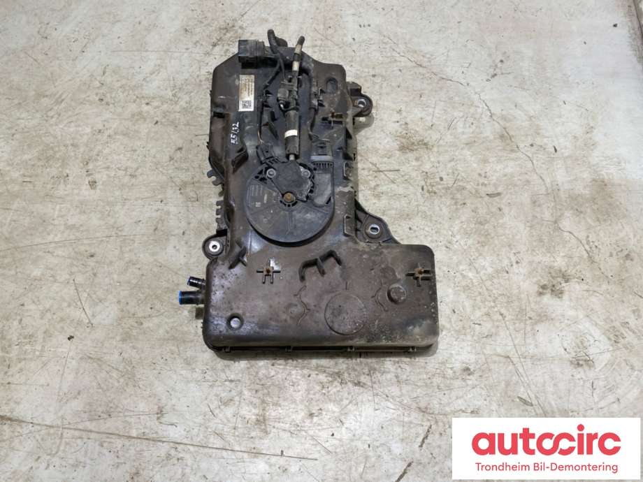 AdBlue tank til VW Transporter / Caravelle 2015-2019 (T6) (T6) (7E0 131 877 H|)