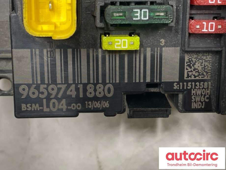 Sikringsboks motorrom til Peugeot 307 2001-2004 (Fase 1) (DELPHI|6500 CK|)