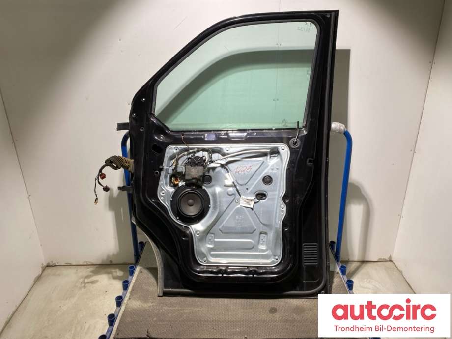Dør høyre foran til VW Transporter / Caravelle 2015-2019 (T6) (T6) (7E5 831 056 E|7LA 831 056 C|)