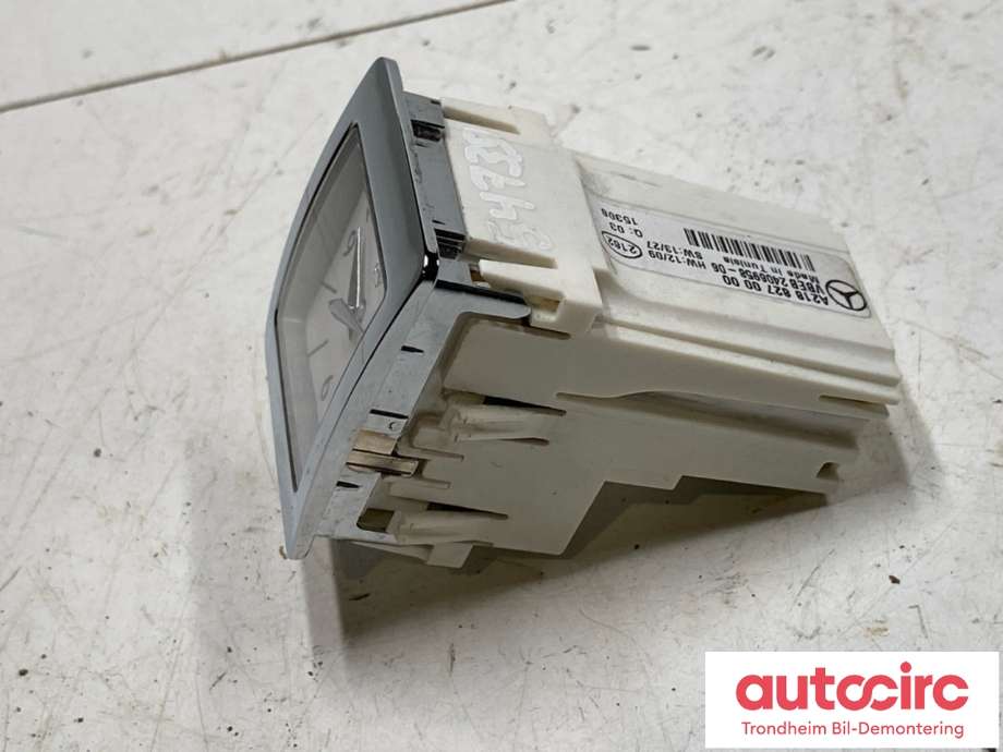 Instrument klokke til Mercedes E-Klasse 2013-2016 (Fase 2) (W212) (W212) (A2188270000|A2188274300|)