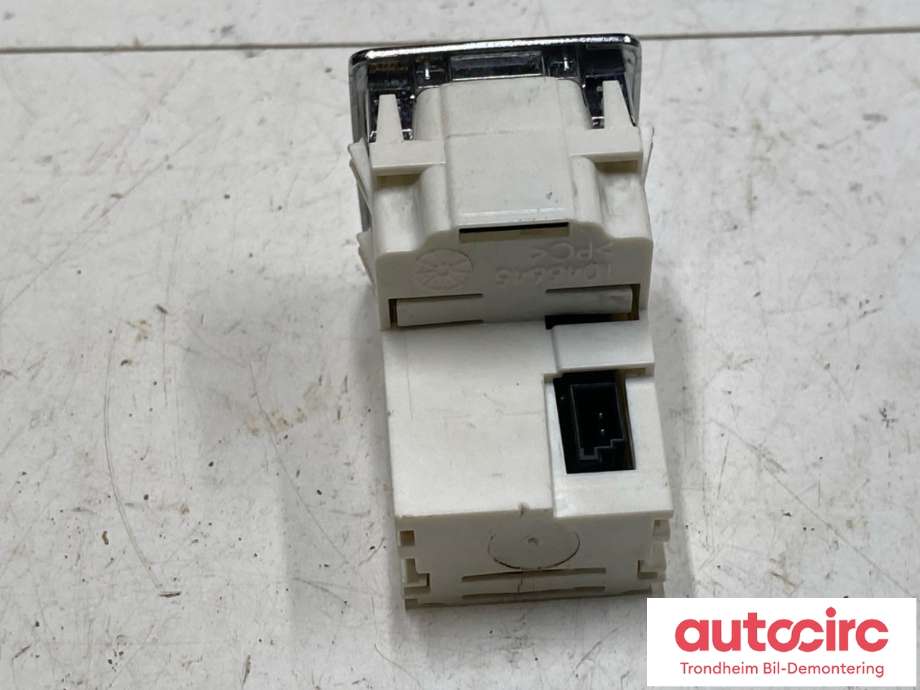 Instrument klokke til Mercedes E-Klasse 2013-2016 (Fase 2) (W212) (W212) (A2188270000|A2188274300|)