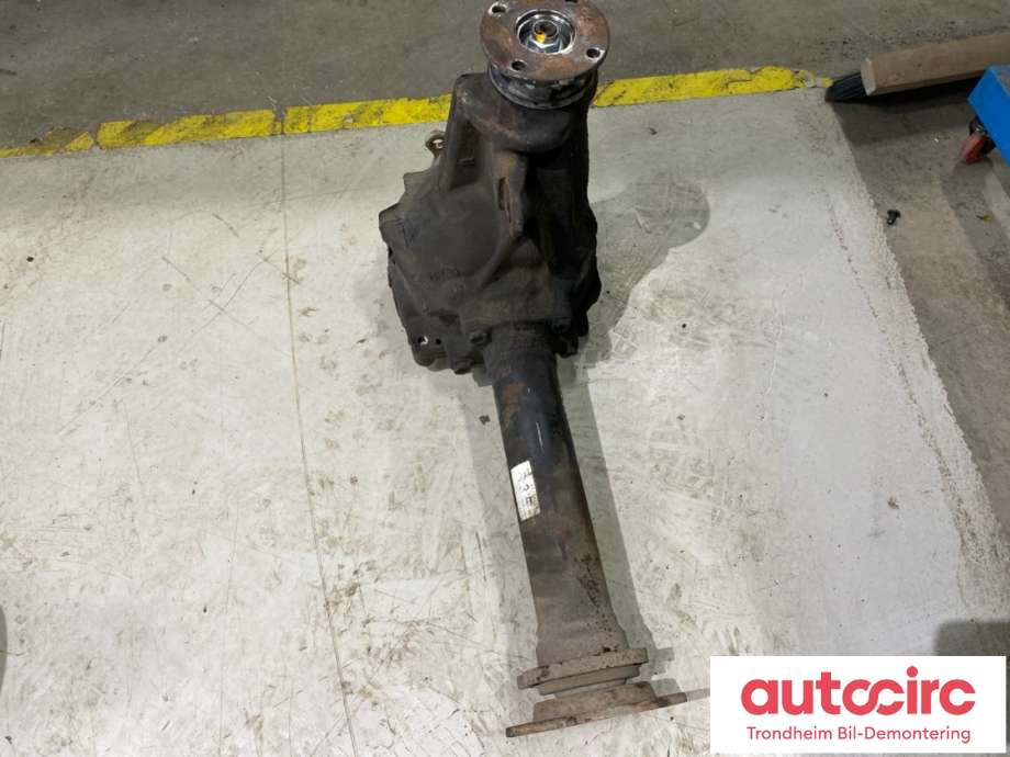 Kardang klokke foran til Toyota Hiace 2007-2012 (Fase 3)  (41110-26570|4111026570|)