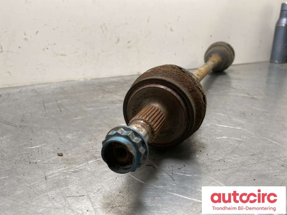 Drivaksel venstre bak, diesel/automat til Mercedes E-Klasse 2013-2016 (Fase 2) (W212) (W212) (A 212 350 25 10|A 212 350 84 11|)