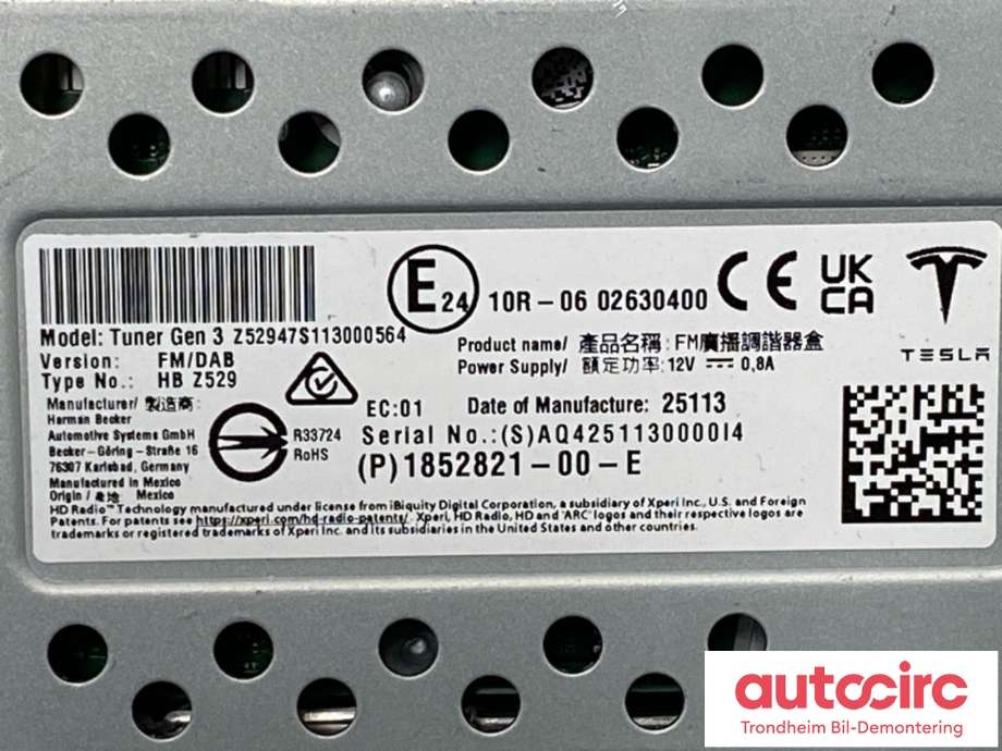 Antenne forsterker til Tesla Model Y 2024-->> (Type II)  (1852821-00-E|1852821-00-F|)