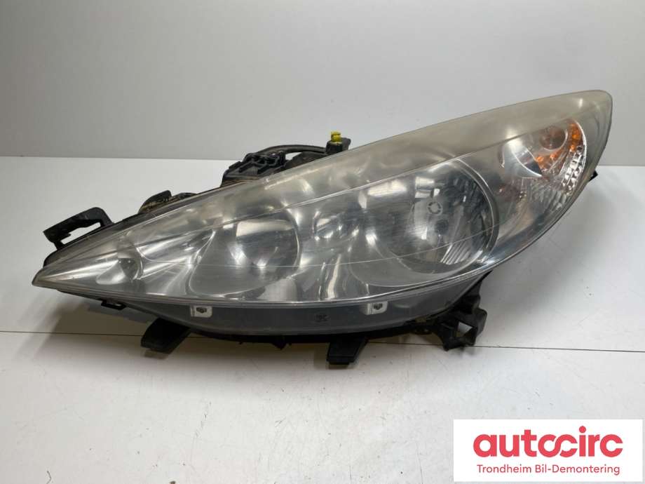 Frontlykt venstre halogen til Peugeot 207 2006-2012 (9649986280|6208 95|)